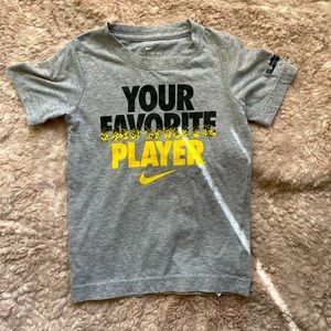Boys Nike gray shirt.